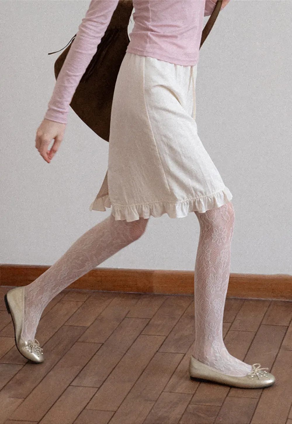 Linen skirt with drawstring waist and ruffled hem