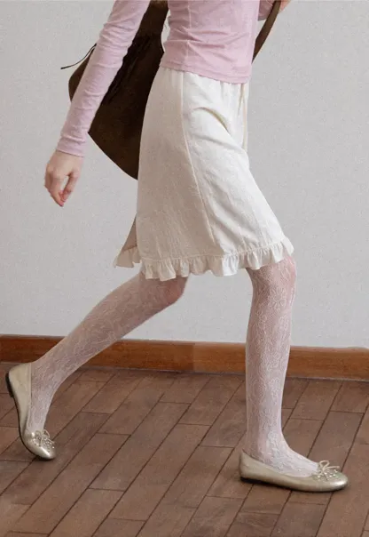 Linen skirt with drawstring waist and ruffled hem