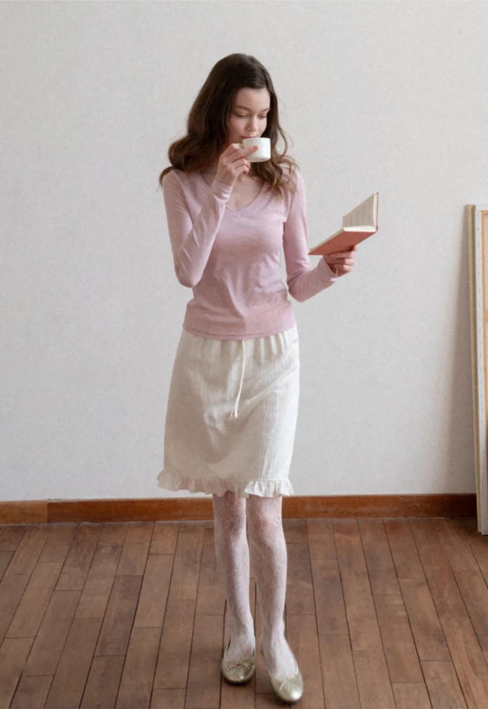 Linen skirt with drawstring waist and ruffled hem