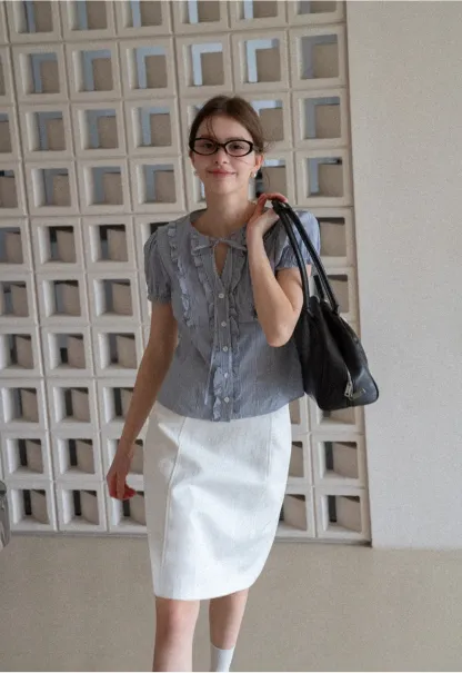 A-line knee length skirt with front seam and belt loop