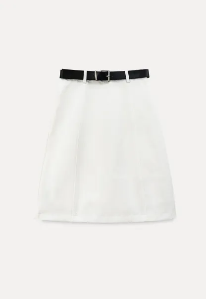 A-line knee length skirt with front seam and belt loop