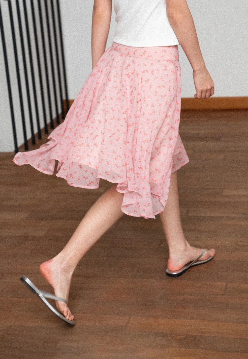 Floral Print Asymmetrical Hem Skirt