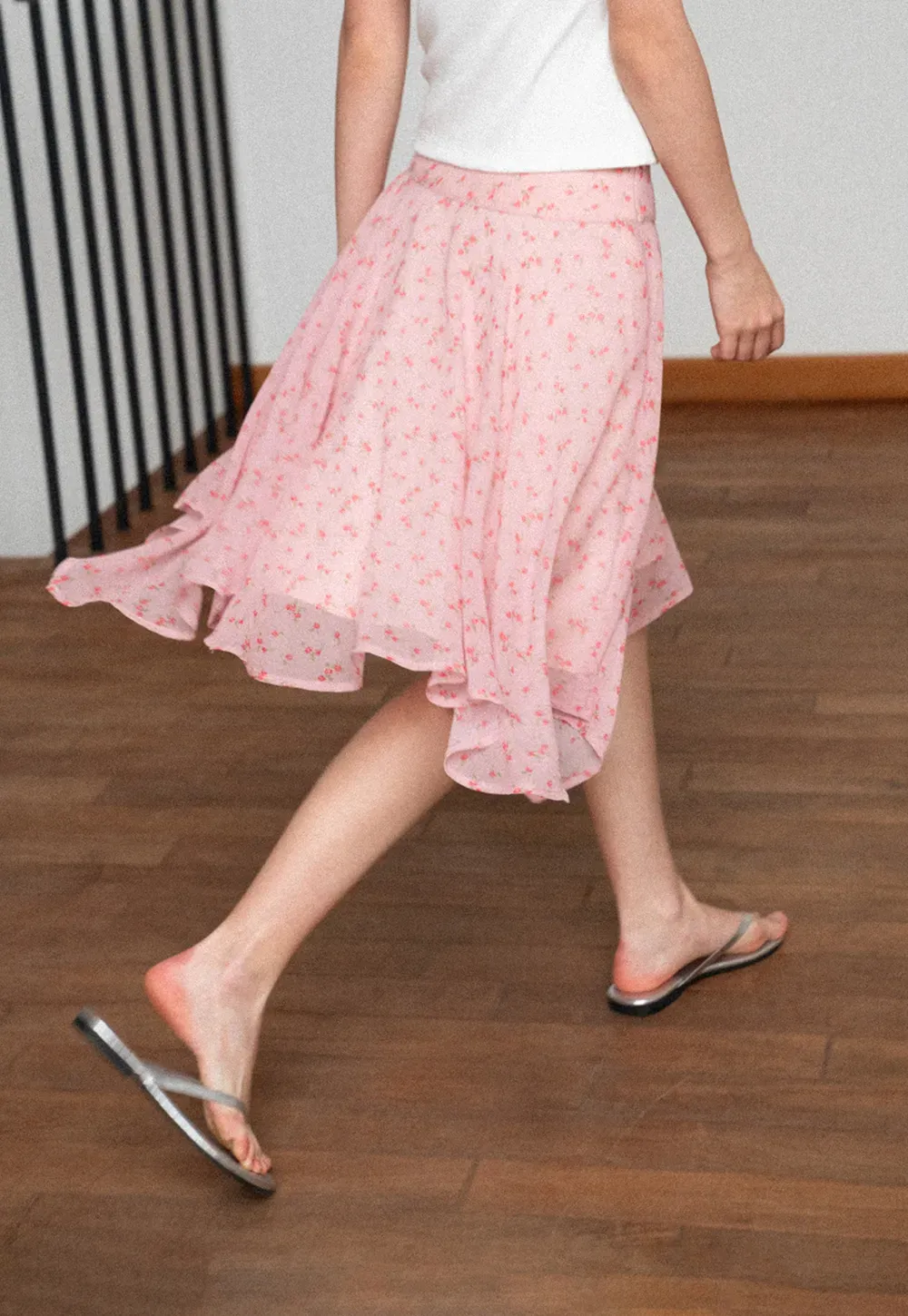 Floral Print Asymmetrical Hem Skirt