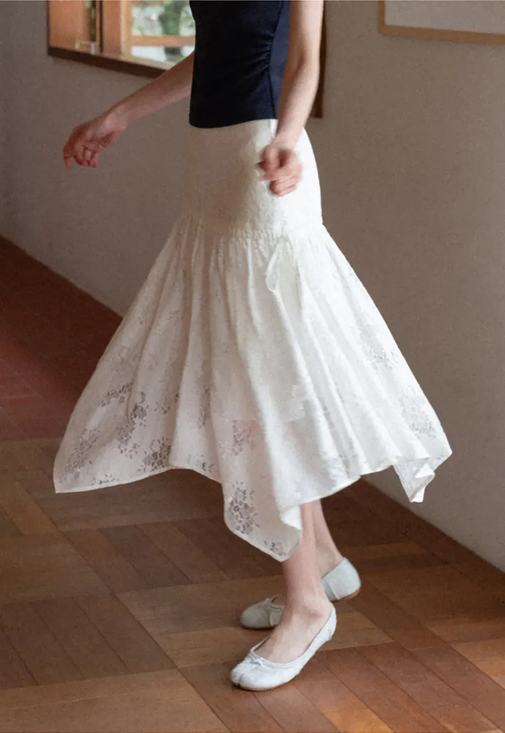 Lace Embroidered Asymmetrical Hem Skirt