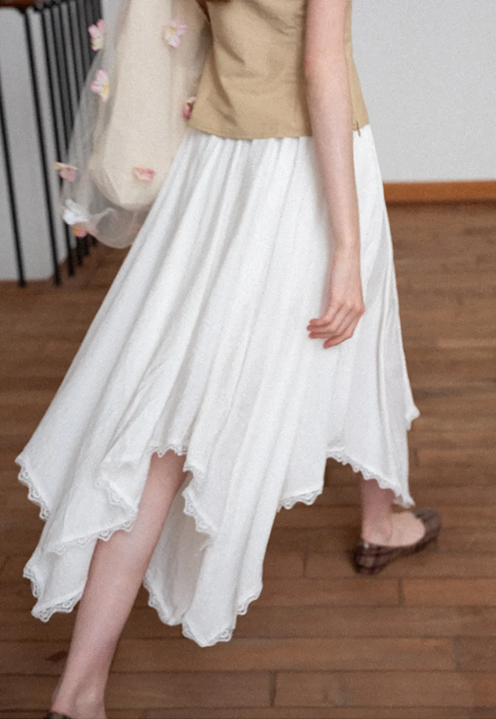 Asymmetrical Hem Lace Trim Skirt