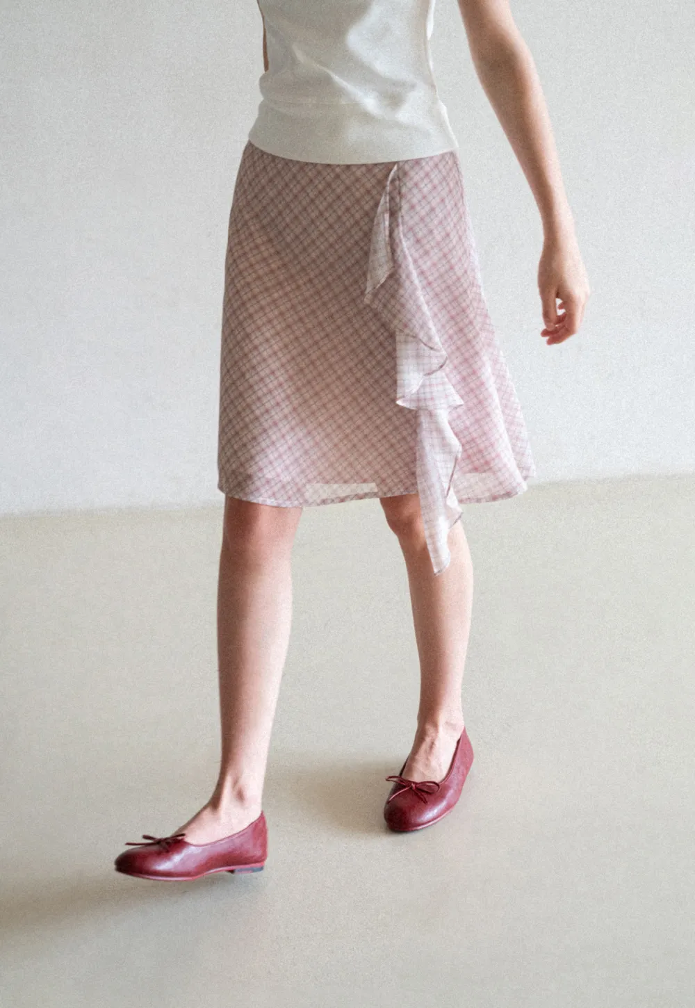 Asymmetrical Ruffle Hem Plaid Skirt
