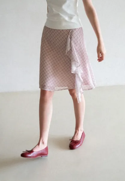Asymmetrical Ruffle Hem Plaid Skirt