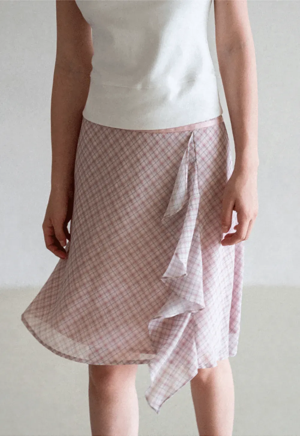 Asymmetrical Ruffle Hem Plaid Skirt