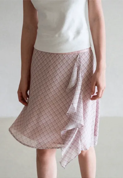 Asymmetrical Ruffle Hem Plaid Skirt