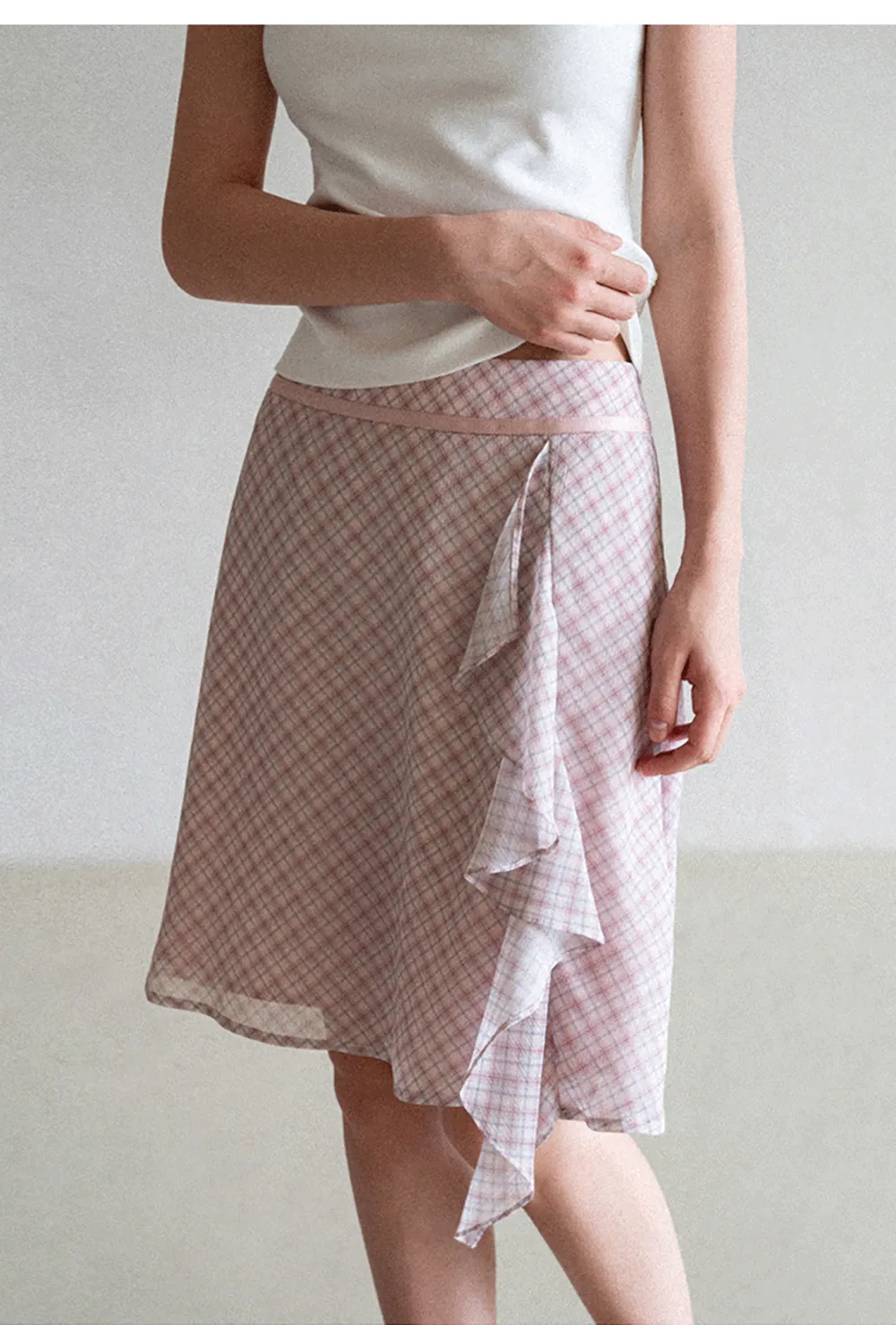 Asymmetrical Ruffle Hem Plaid Skirt