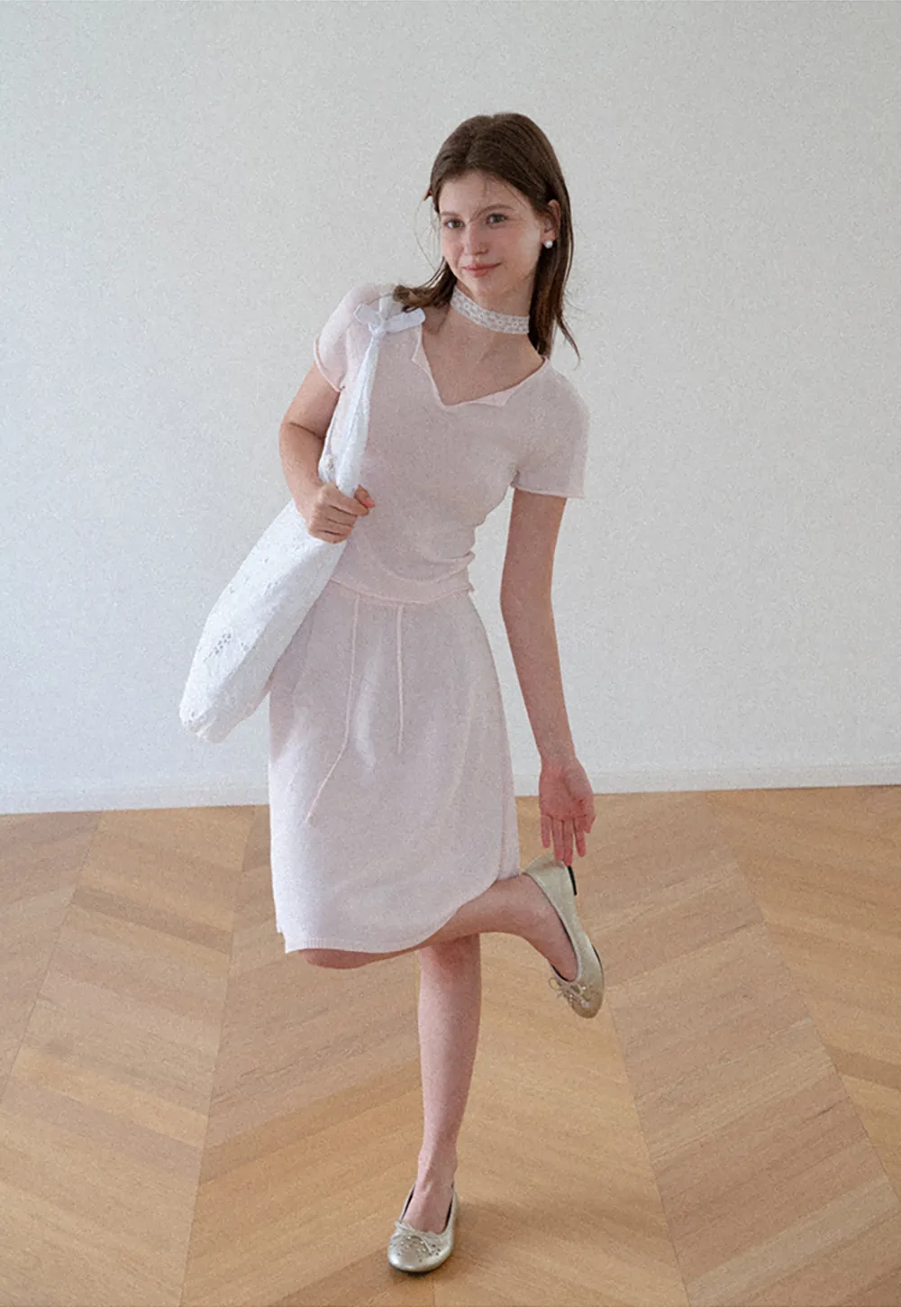 V Neck Short Sleeve Knit Top and A Line Skirt