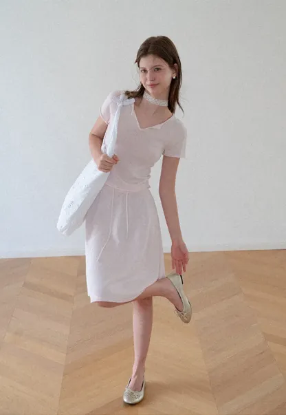 V Neck Short Sleeve Knit Top and A Line Skirt