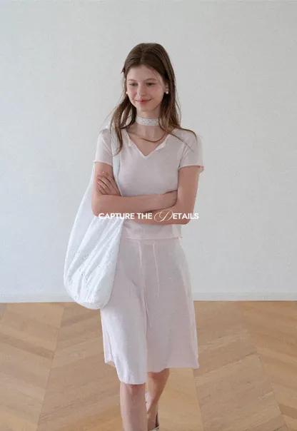 V Neck Short Sleeve Knit Top and A Line Skirt