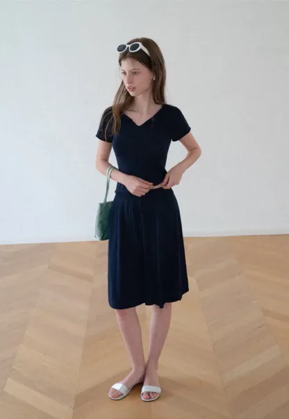 V Neck Short Sleeve Knit Top and A Line Skirt