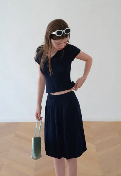V Neck Short Sleeve Knit Top and A Line Skirt