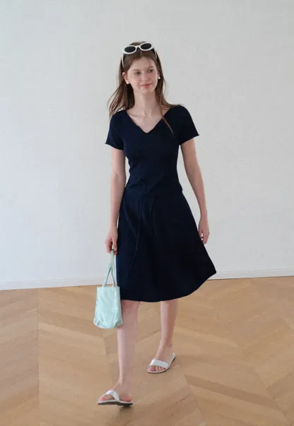 V Neck Short Sleeve Knit Top and A Line Skirt