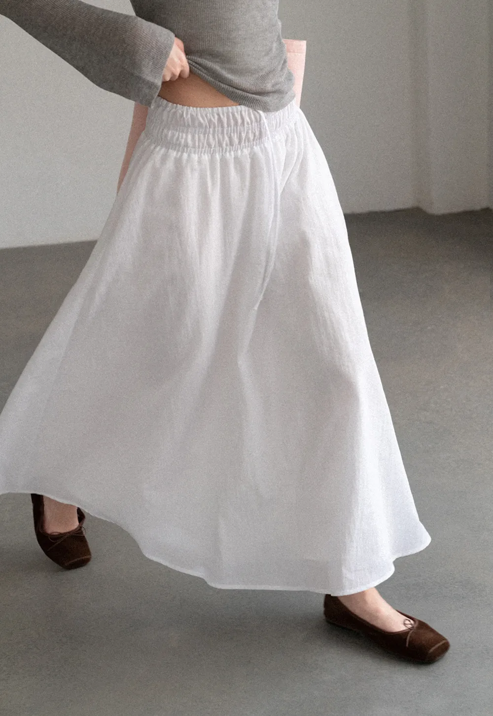 Elastic Waist Flowing Maxi Skirt
