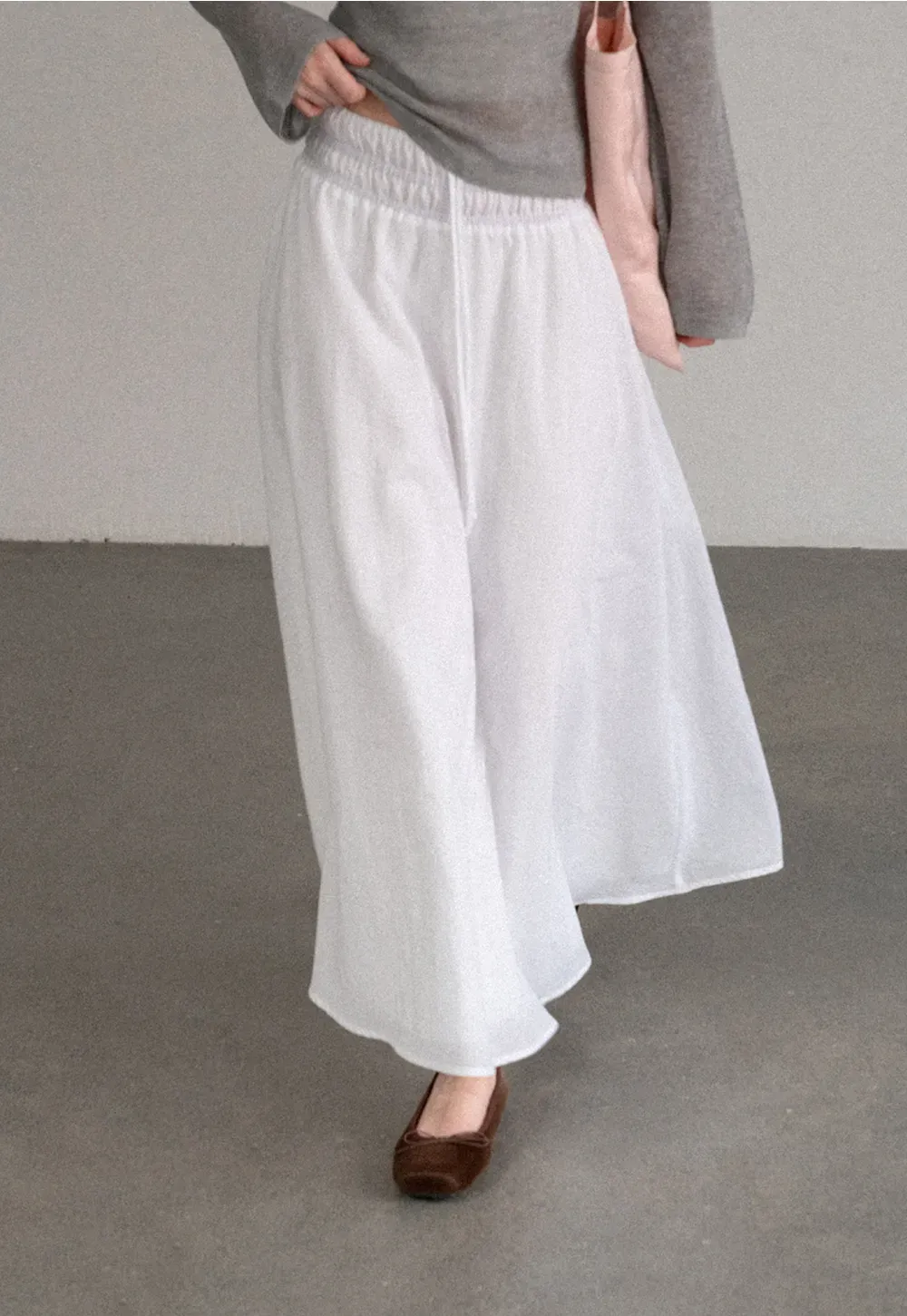 Elastic Waist Flowing Maxi Skirt
