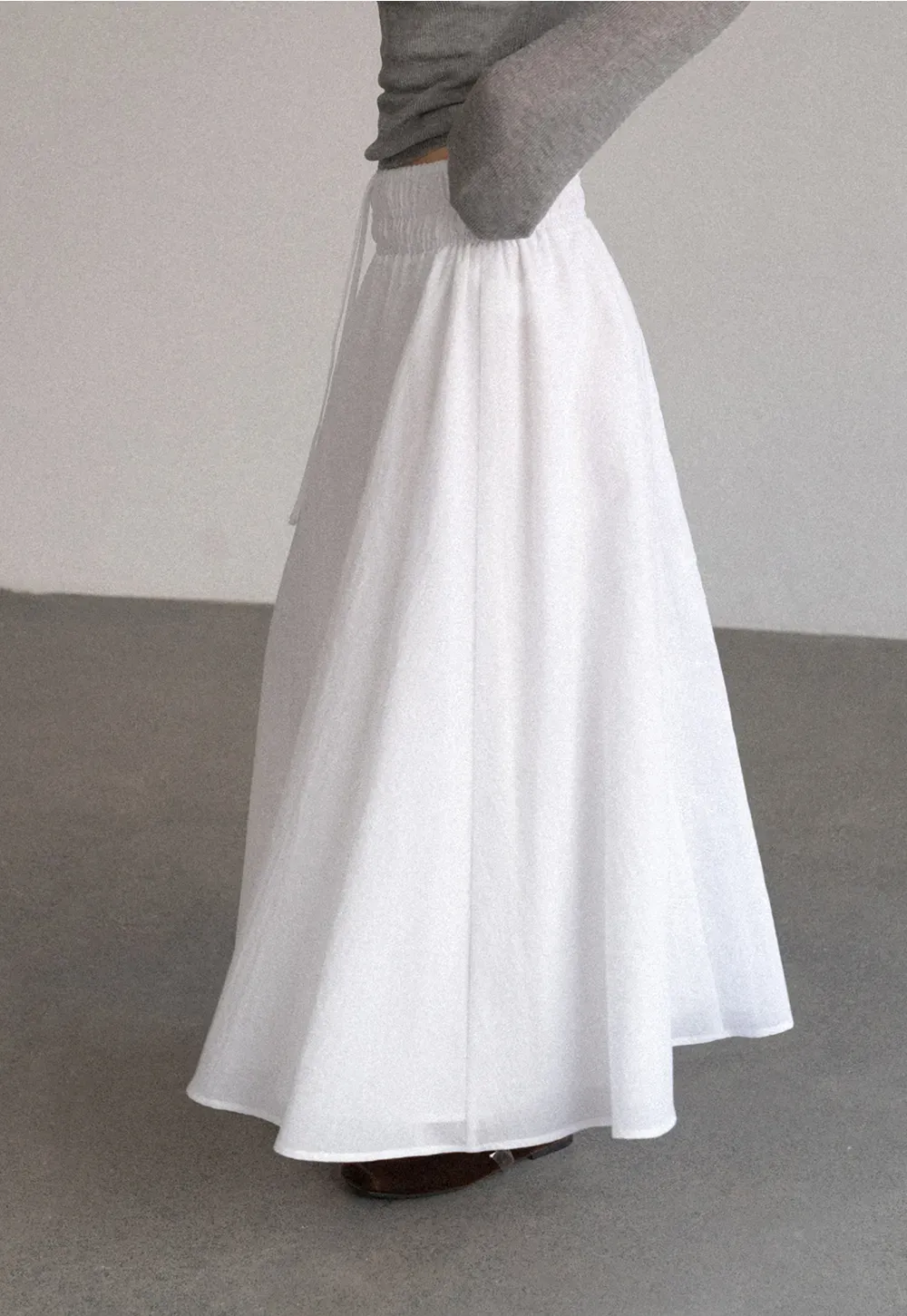 Elastic Waist Flowing Maxi Skirt