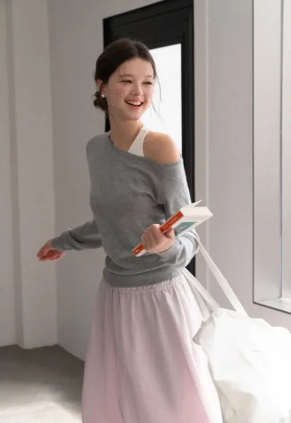 Elastic Waist Flowing Maxi Skirt