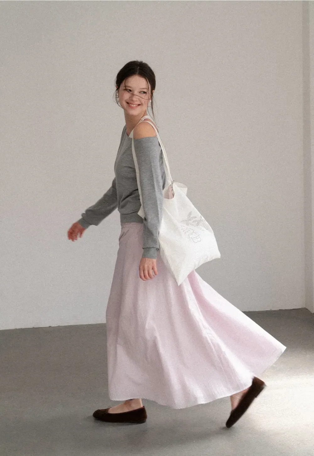 Elastic Waist Flowing Maxi Skirt