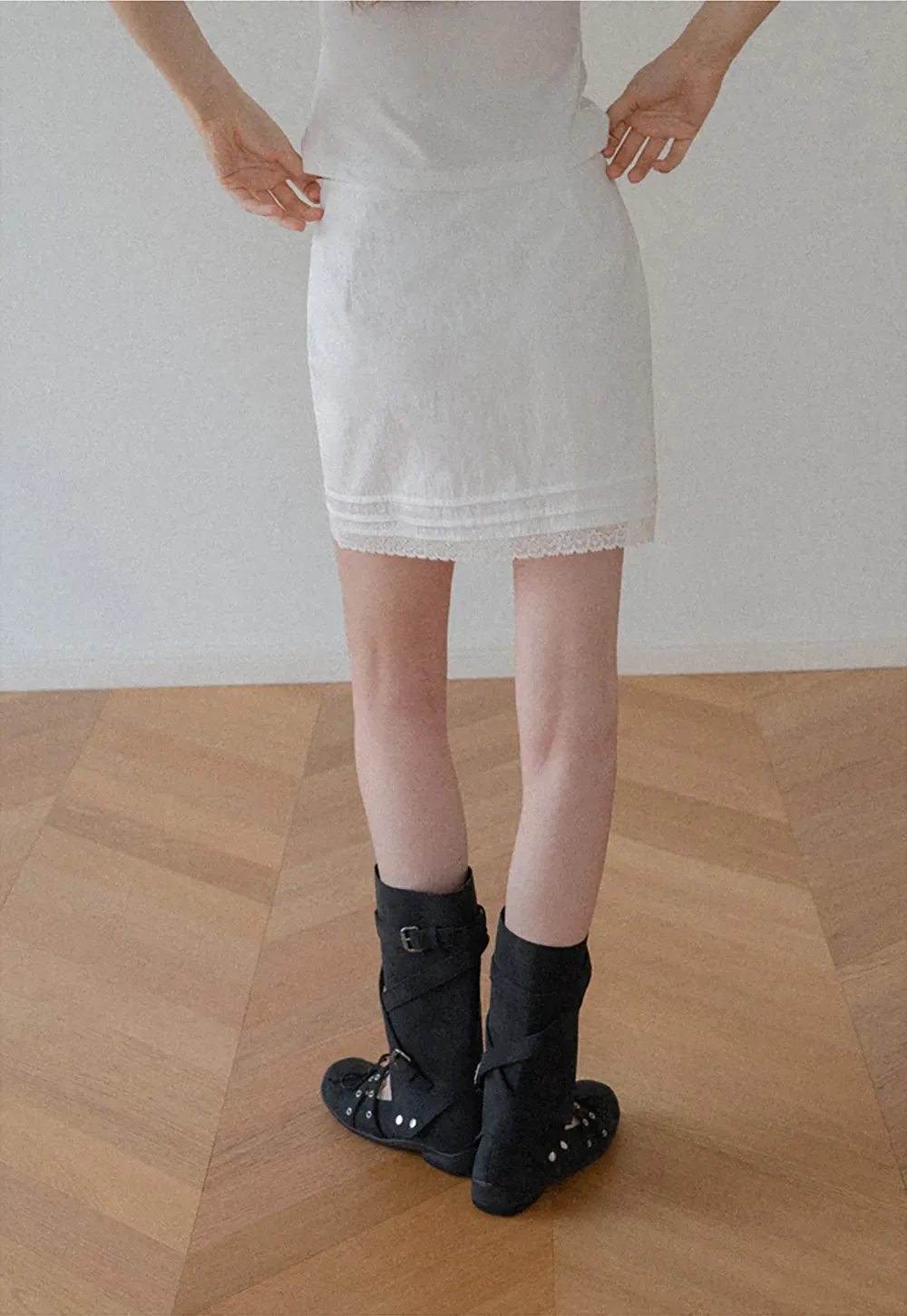 Lace Trim Mini Skirt