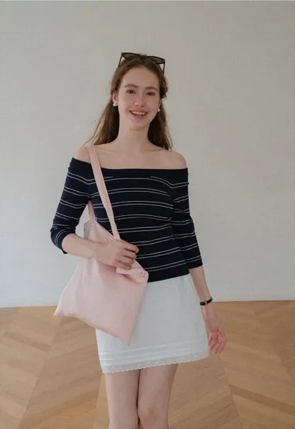 Lace Trim Mini Skirt