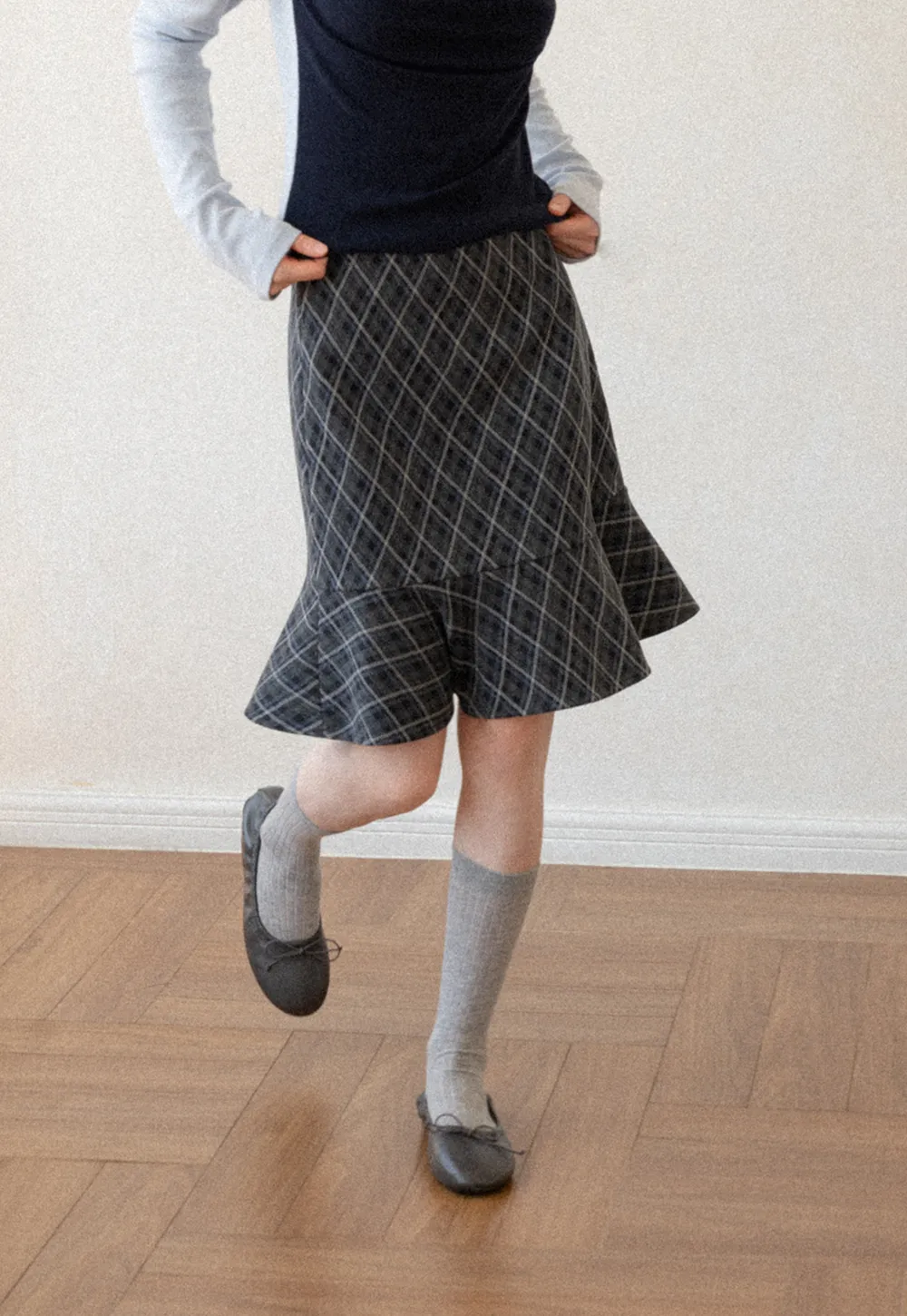 Plaid Pattern Flared Hem Skirt