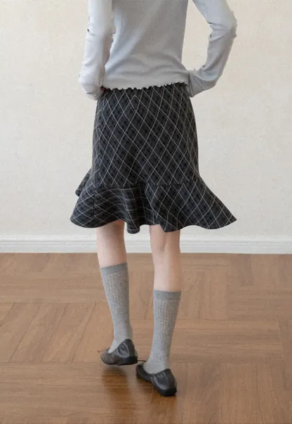 Plaid Pattern Flared Hem Skirt