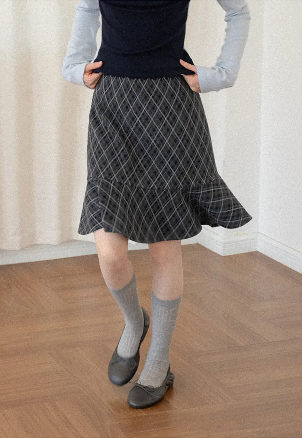 Plaid Pattern Flared Hem Skirt