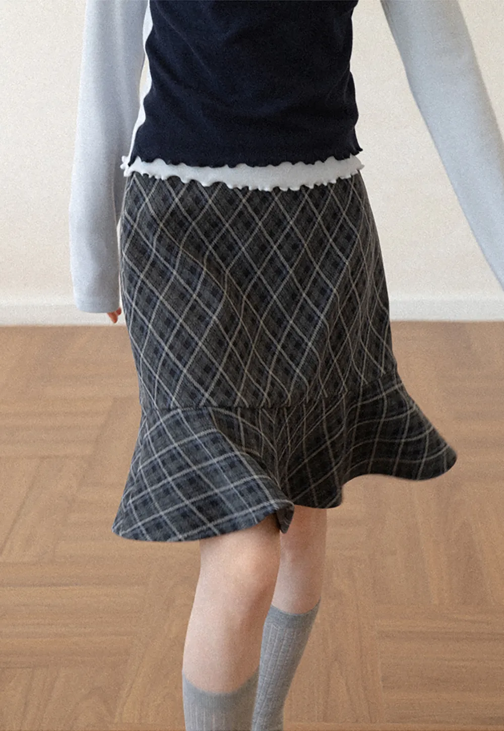 Plaid Pattern Flared Hem Skirt