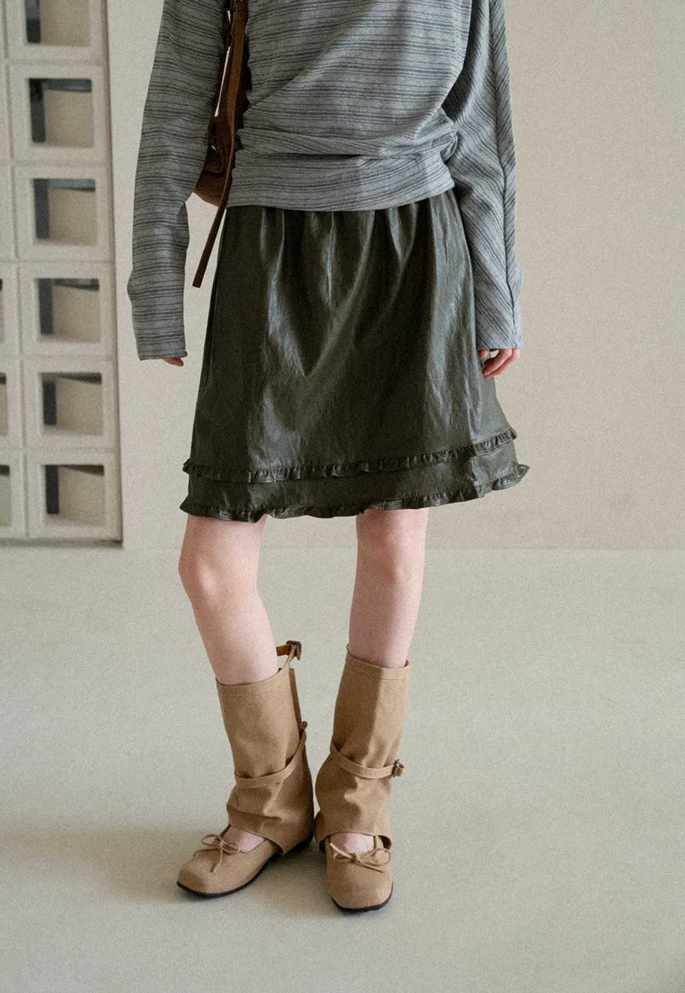 Ruffled Hem Pleated Skirt