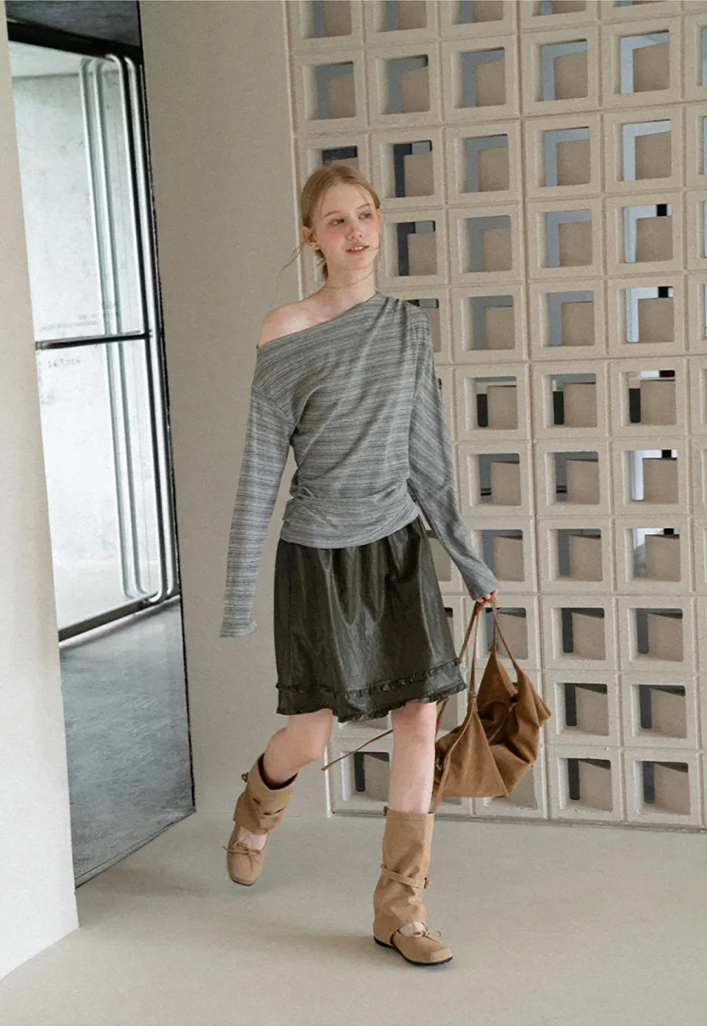 Ruffled Hem Pleated Skirt
