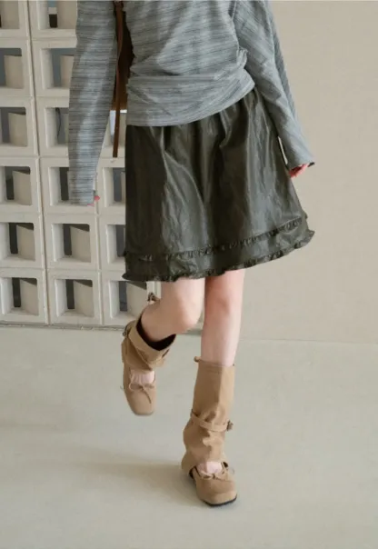 Ruffled Hem Pleated Skirt