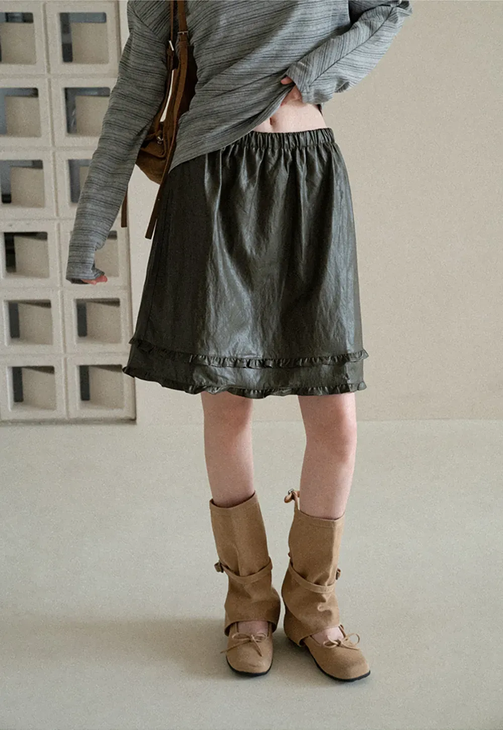 Ruffled Hem Pleated Skirt