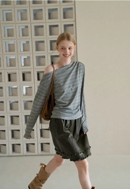 Ruffled Hem Pleated Skirt