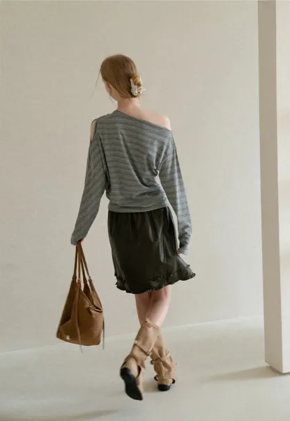 Ruffled Hem Pleated Skirt