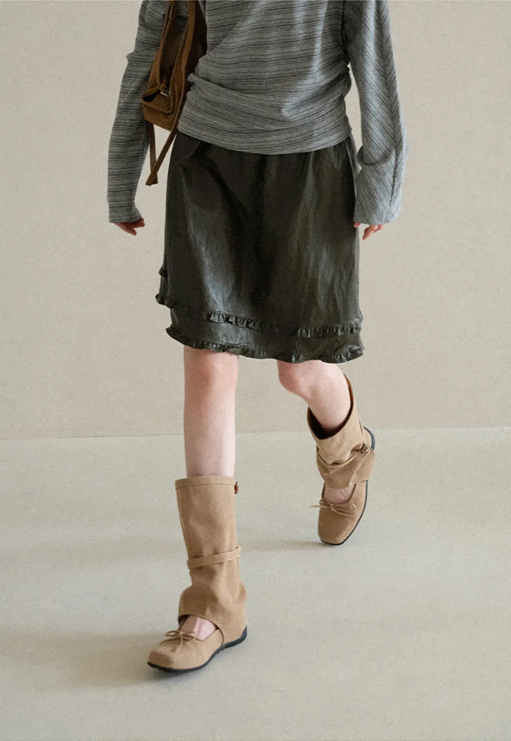 Ruffled Hem Pleated Skirt