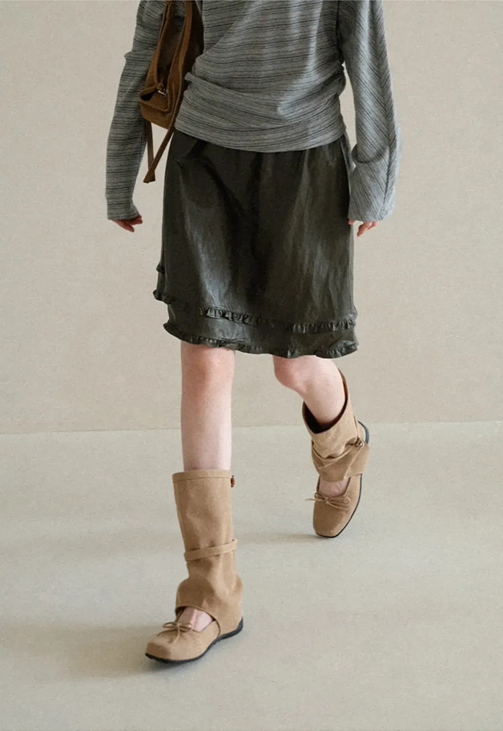 Ruffled Hem Pleated Skirt