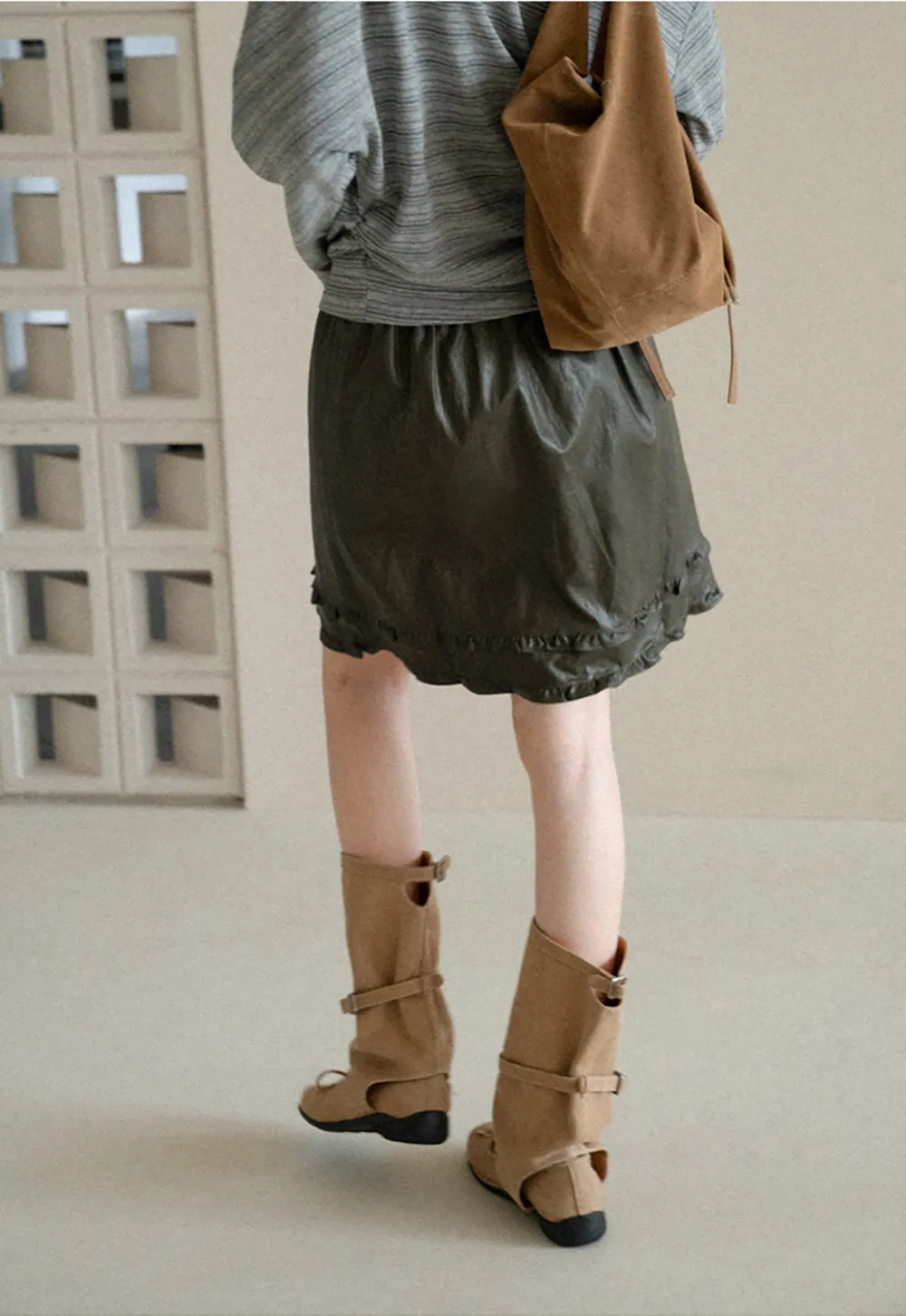 Ruffled Hem Pleated Skirt
