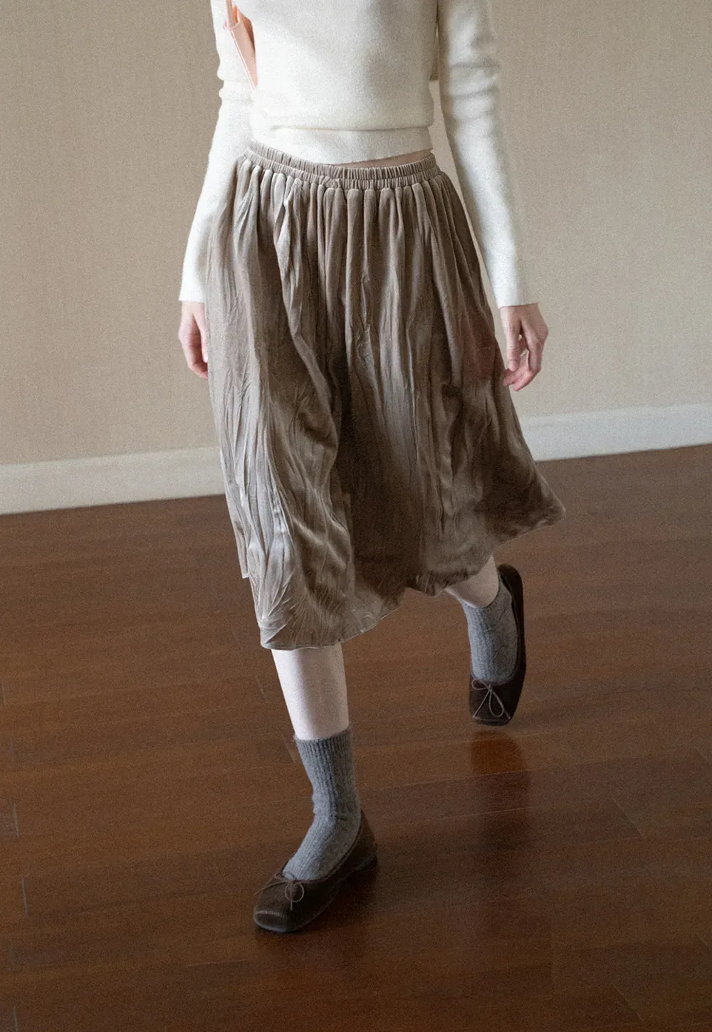 Elastic Waist Pleated Flowing Skirt