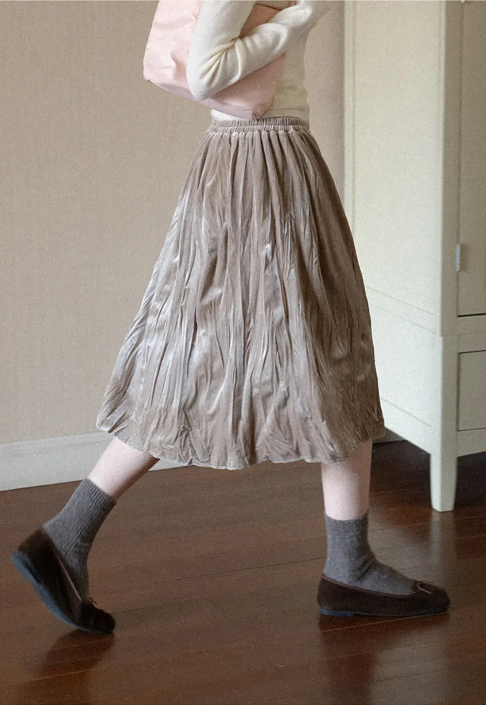 Elastic Waist Pleated Flowing Skirt