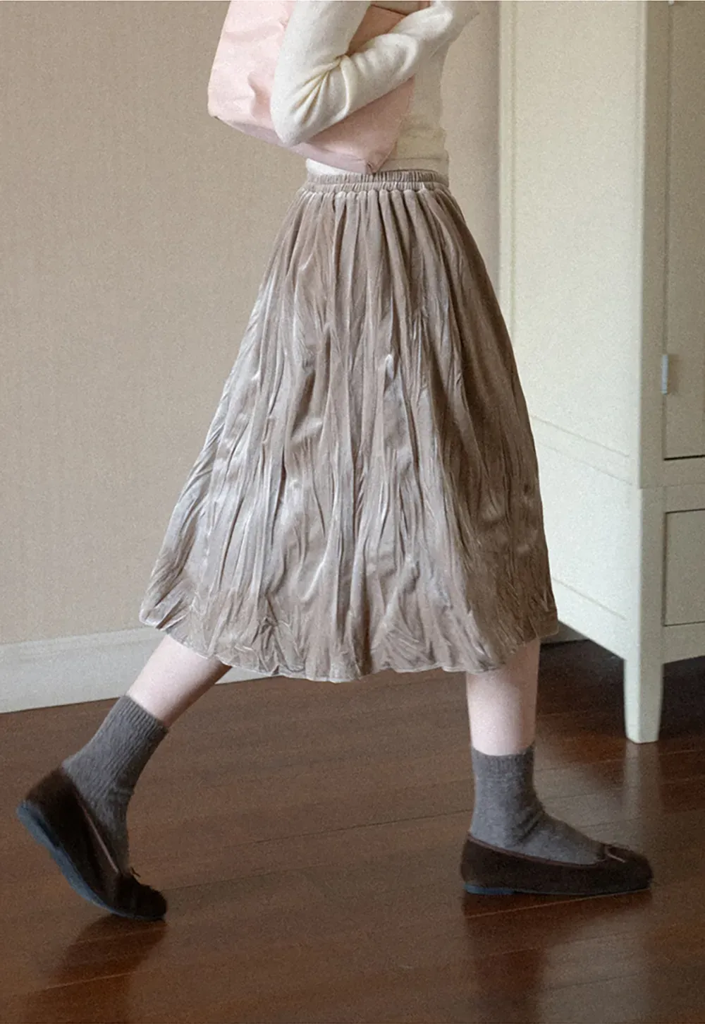 Elastic Waist Pleated Flowing Skirt