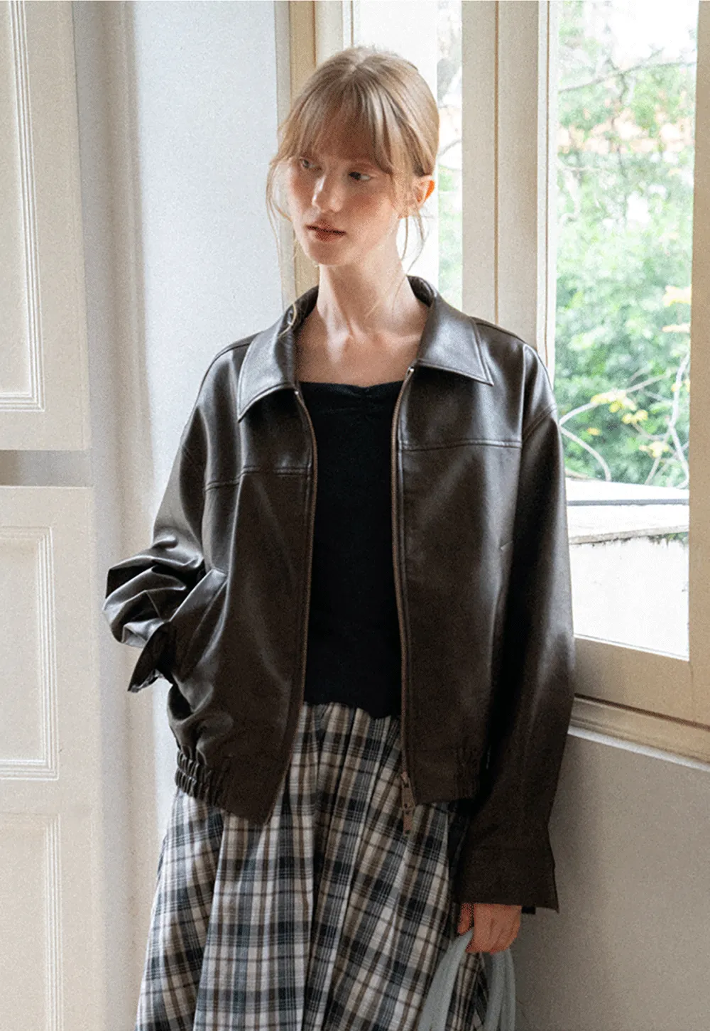 Cropped Leather Jacket with Collar and Zip Front
