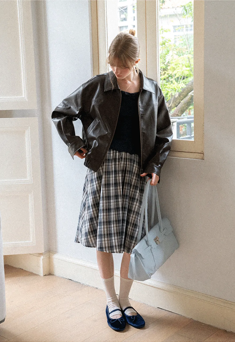 Cropped Leather Jacket with Collar and Zip Front