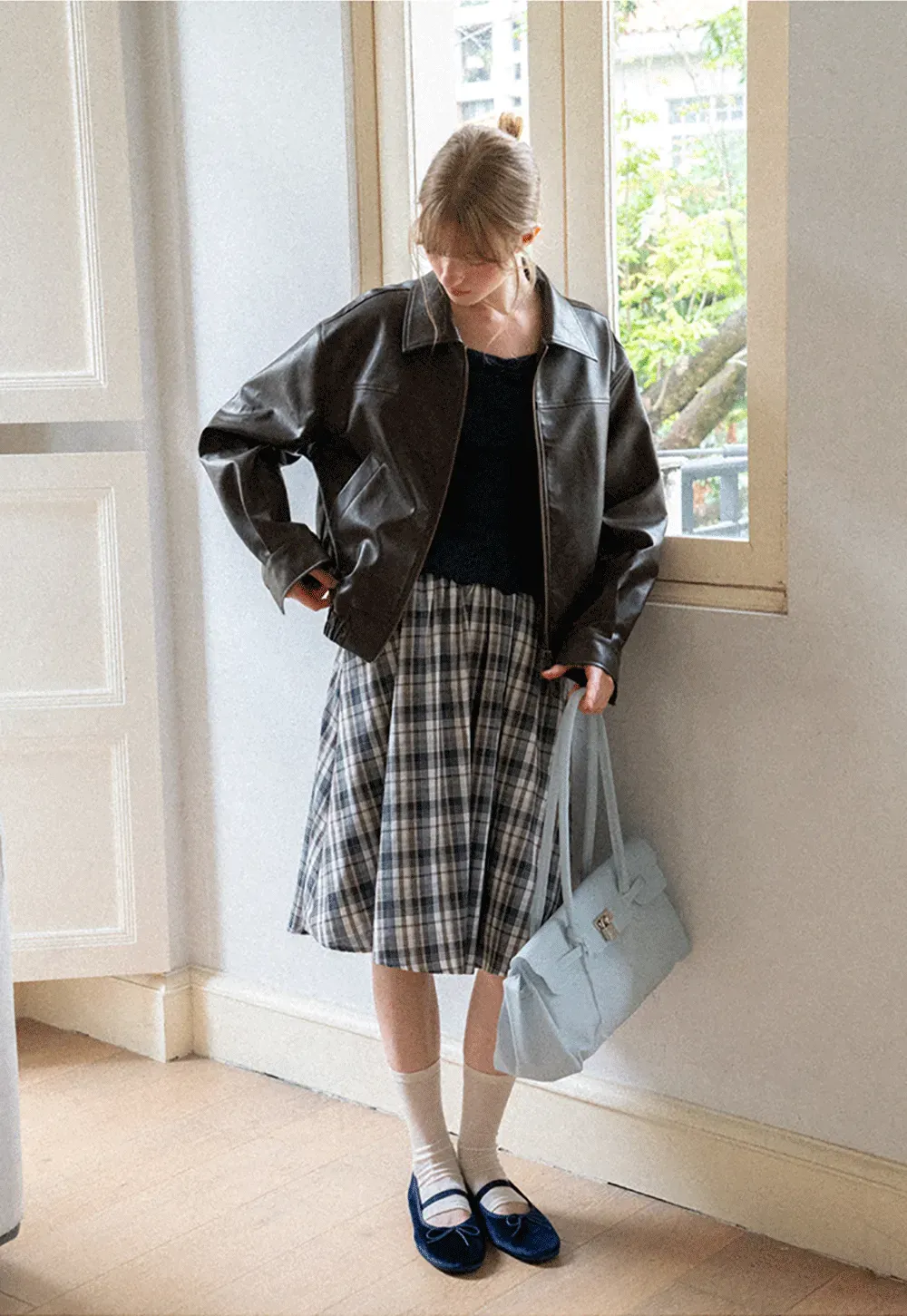 Cropped Leather Jacket with Collar and Zip Front