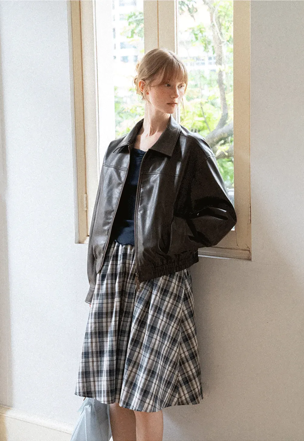 Cropped Leather Jacket with Collar and Zip Front