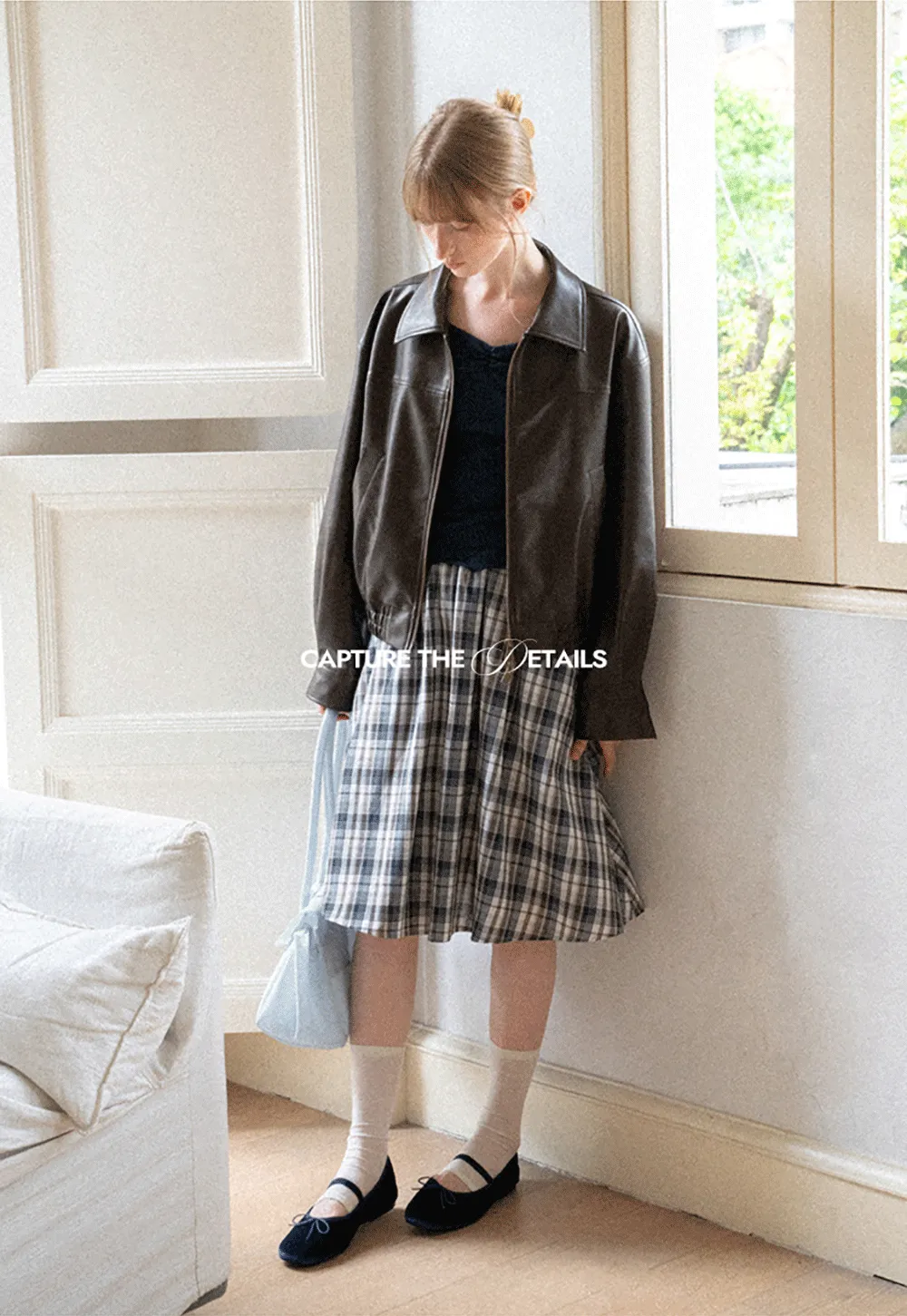 Cropped Leather Jacket with Collar and Zip Front