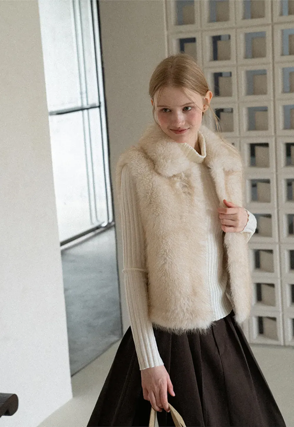 Faux Fur Collar Cropped Vest