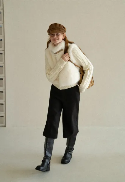 Cable Knit Cropped Cardigan with Faux Fur Collar